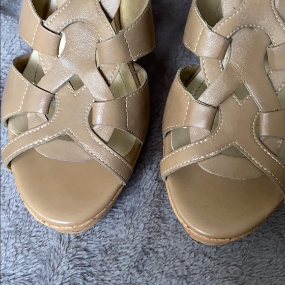 Tahari Stasha cork heels size 8.5 - Picture 6 of 6